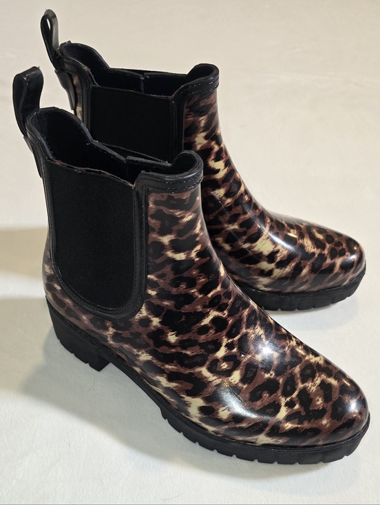 Jeffrey Campbell Shoes - Jeffrey Campbell Leopard Print Cloudy Chelsea Rain Boots Size 8 Lug Sole